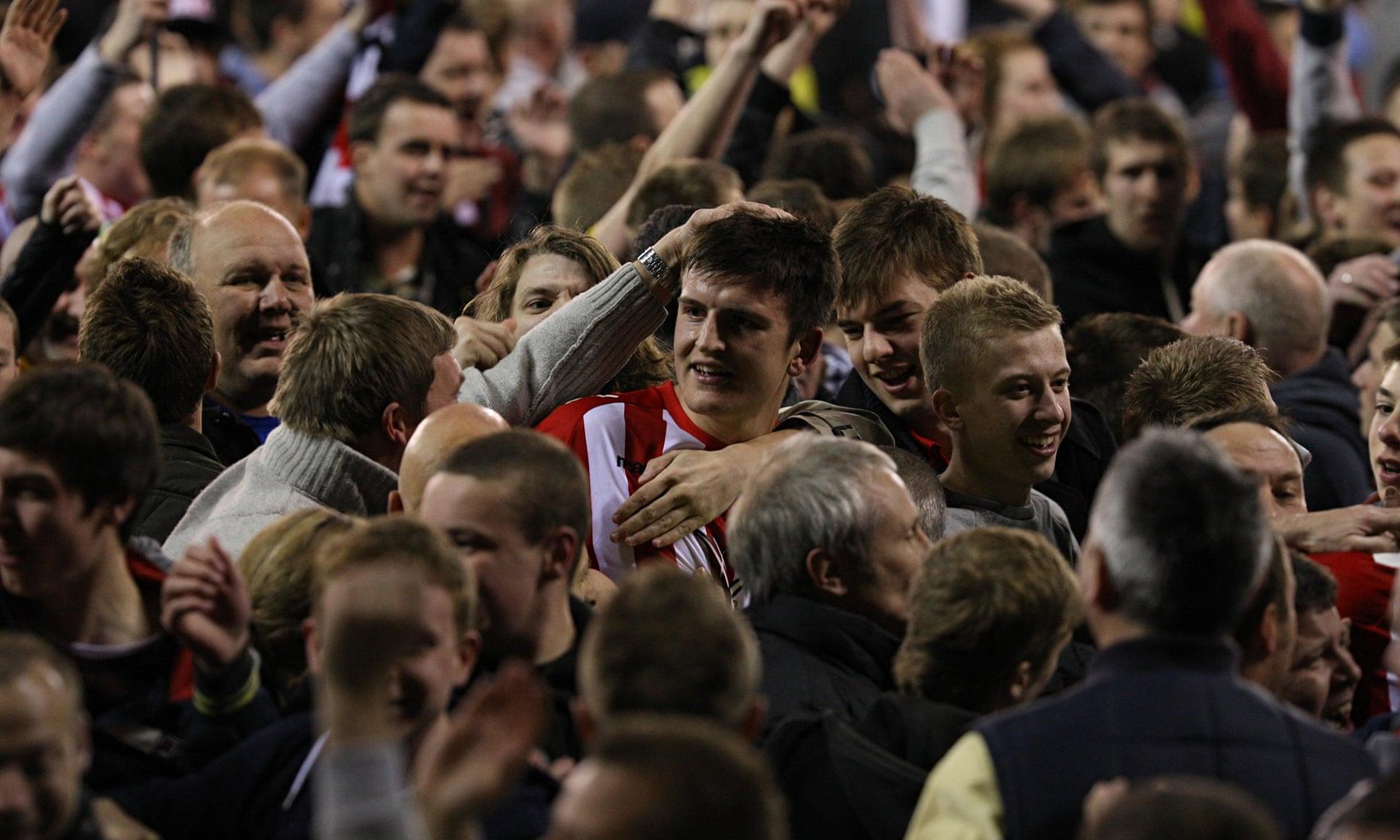 持不仅仅是 持不仅仅是